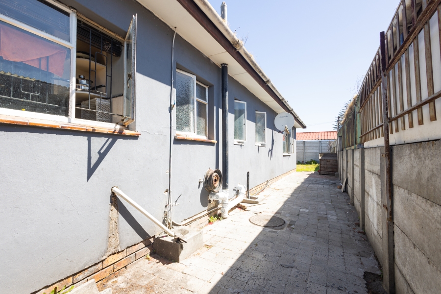 3 Bedroom Property for Sale in Ravensmead Western Cape